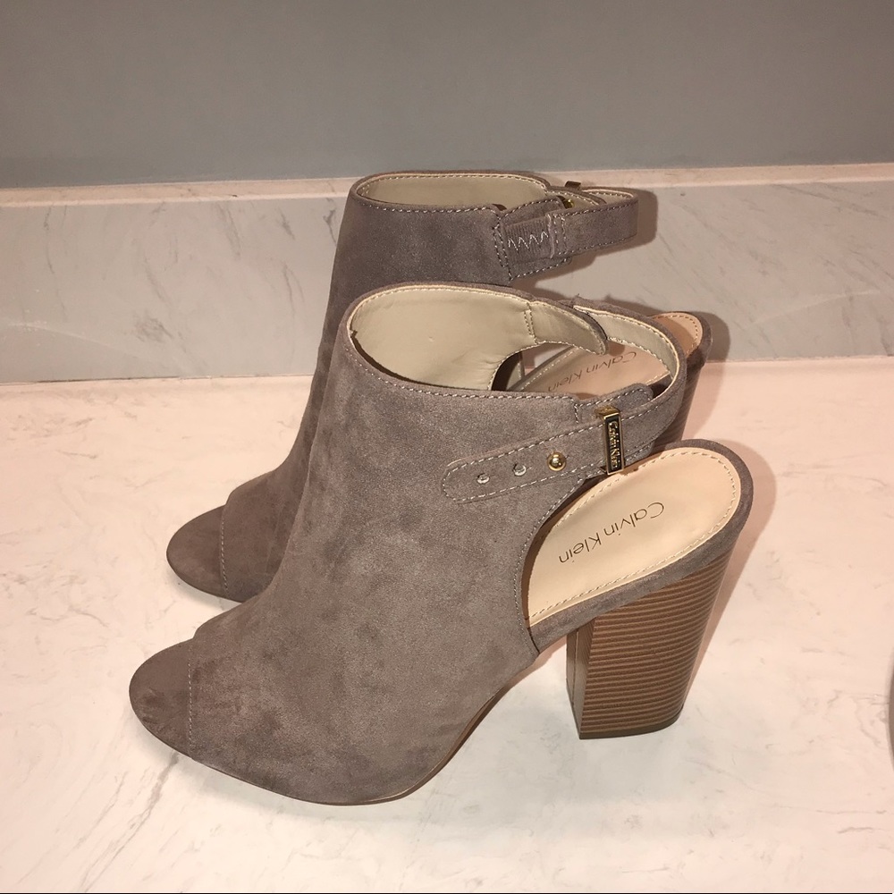 {Calvin Klein} suede slingback heel size 10